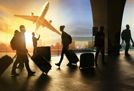 Gobierno español suspendió temporalmente ingreso de viajeros al país