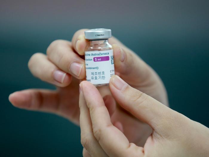 Llegaron a Colombia las 957.600 vacunas AstraZeneca donadas por España, mediante el mecanismo COVAX