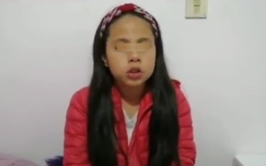 Aberrante: En Bogotá devuelven a niña de su colegio por no tener tenis blancos