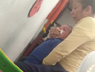 Inaudito: Niño en Soacha es obligado a comerse su propio vómito, el hecho quedó registrado en video