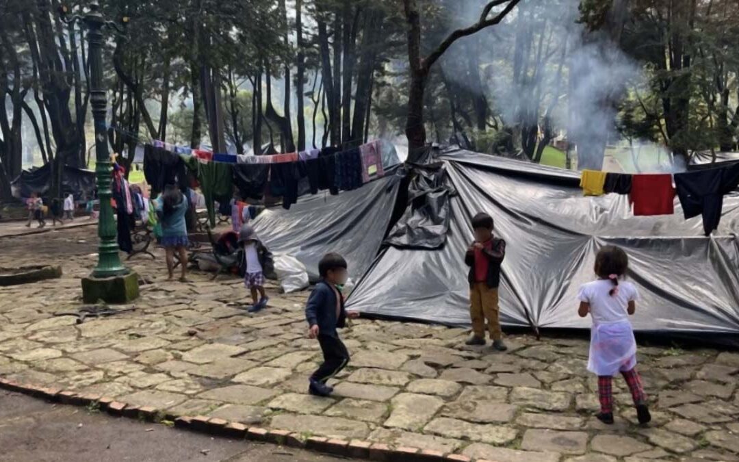 Bogotá: Murió un bebé de tres meses de la comunidad Emberá asentada en el Parque Nacional