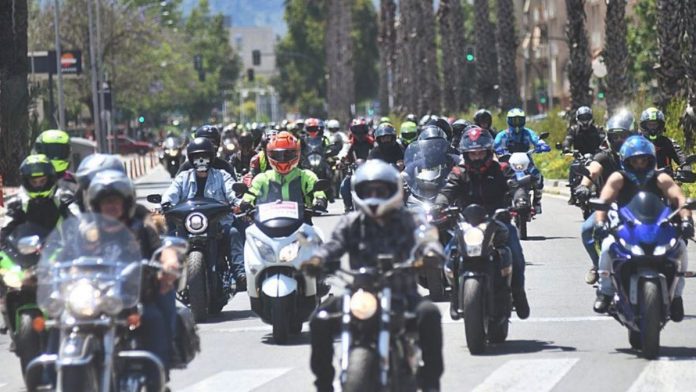 Anuncian excepciones a prohibición del parrillero en motos, luego de fuertes protestas en Bogotá
