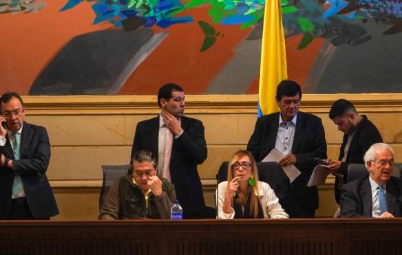 Durante el candente debate de la Reforma Tributaria, Cambio Radical se retiró tras declarar imposición