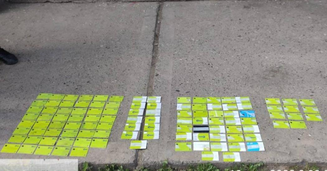 Policía incautó más de 100 tarjetas TuLlave a hombre que las vendía ilegalmente