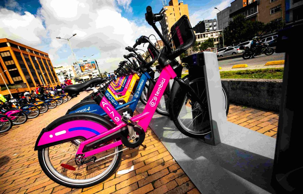 El sistema de bicicletas públicas es una opción de movilidad en el día sin carro y sin moto