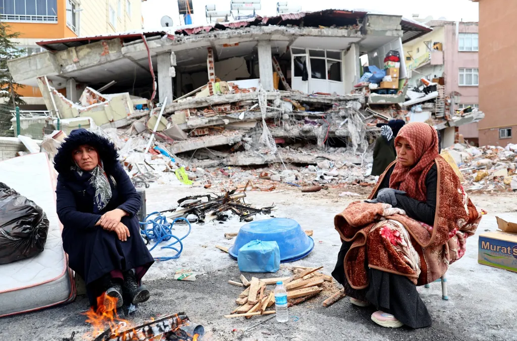 Los fallecidos por los terremotos de Turquía y Siria superan los 17.000