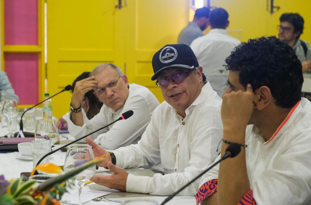 Las Farc reciben el apoyo del presidente Gustavo Petro