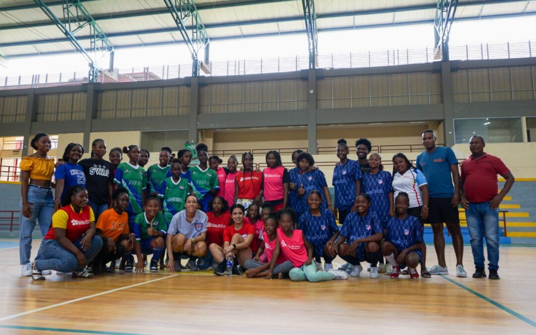 Jóvenes talentos del fútbol femenino en Chocó reciben apoyo del Departamento de Estado de Estados Unidos