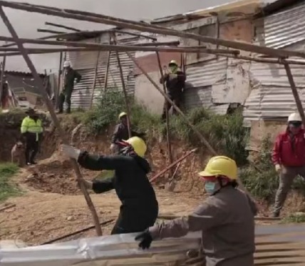 Comando Ambiental desmontó 11 estructuras deshabitadas que estaban en zona de alto riesgo en Ciudad Bolívar