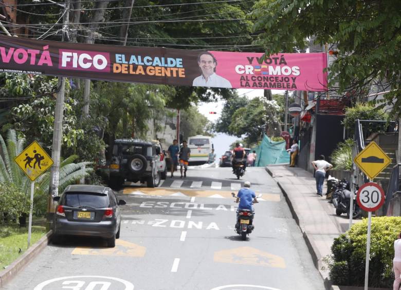 Pelea política desafía las normas de propaganda electoral en Medellín