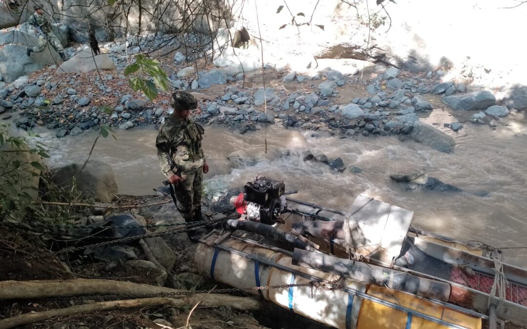 Ejército destruye laboratorio para explotación de minería ilegal en Antioquia