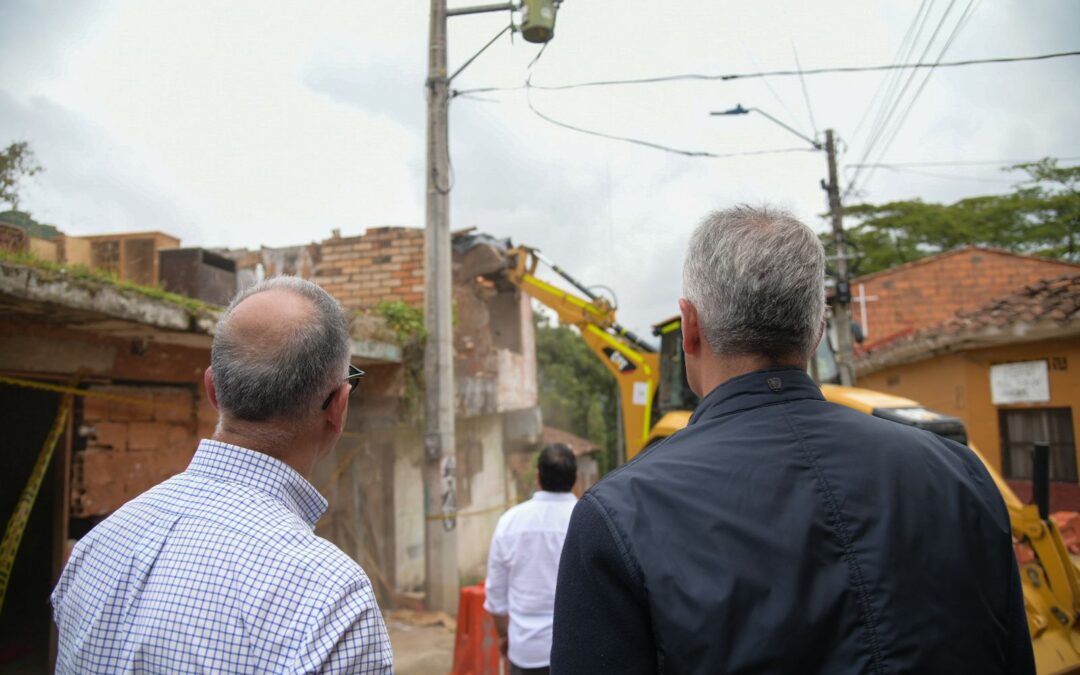 Andrés Julián ordena demolición de 18 casas de vicio en Amaga, Antioquia