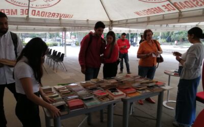 Biblioteca U. de Medellín celebró el día del idioma y del libro