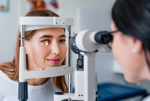 «Desarrollan lente de contacto inteligente para medir la presión ocular y detectar glaucoma»