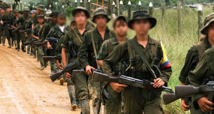 Niños y adolescentes usados como escudos humanos por grupos armados