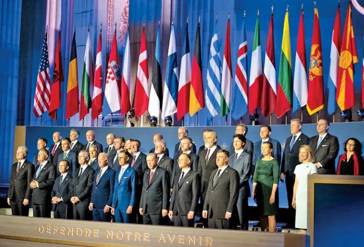Zelenski recibe promesas de apoyo en la cumbre de la OTAN