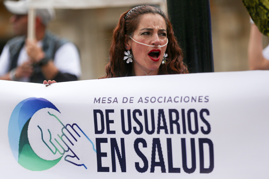 Pacientes se movilizan en distintas ciudades para exigir mejoras en el sistema de salud