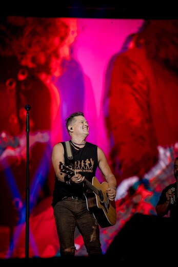 ‘El Rock de Mi Pueblo Vive’: Carlos Vives sigue conquistando escenarios y recibe tributo en Guajira